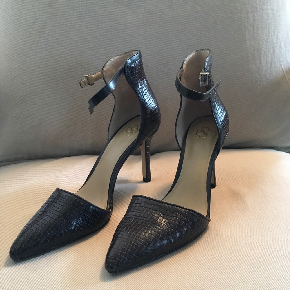 Ankle strap heel